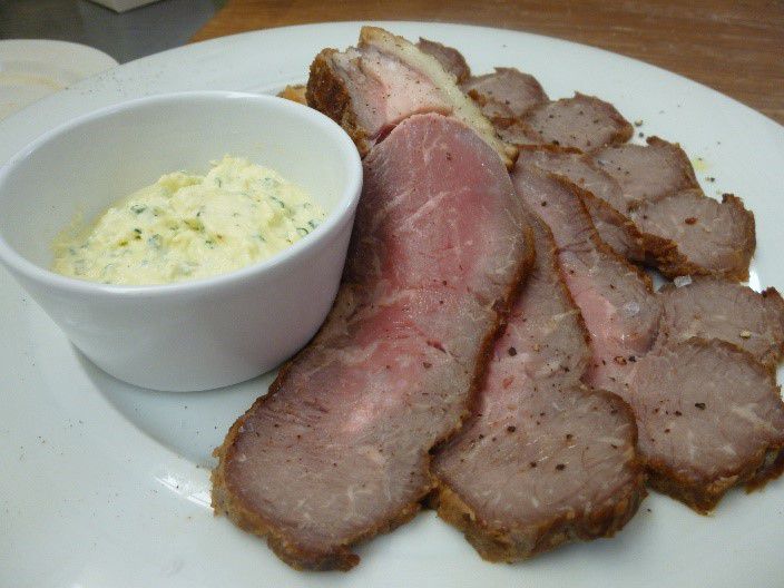 Bore Place veal Bore Place veal on a plate